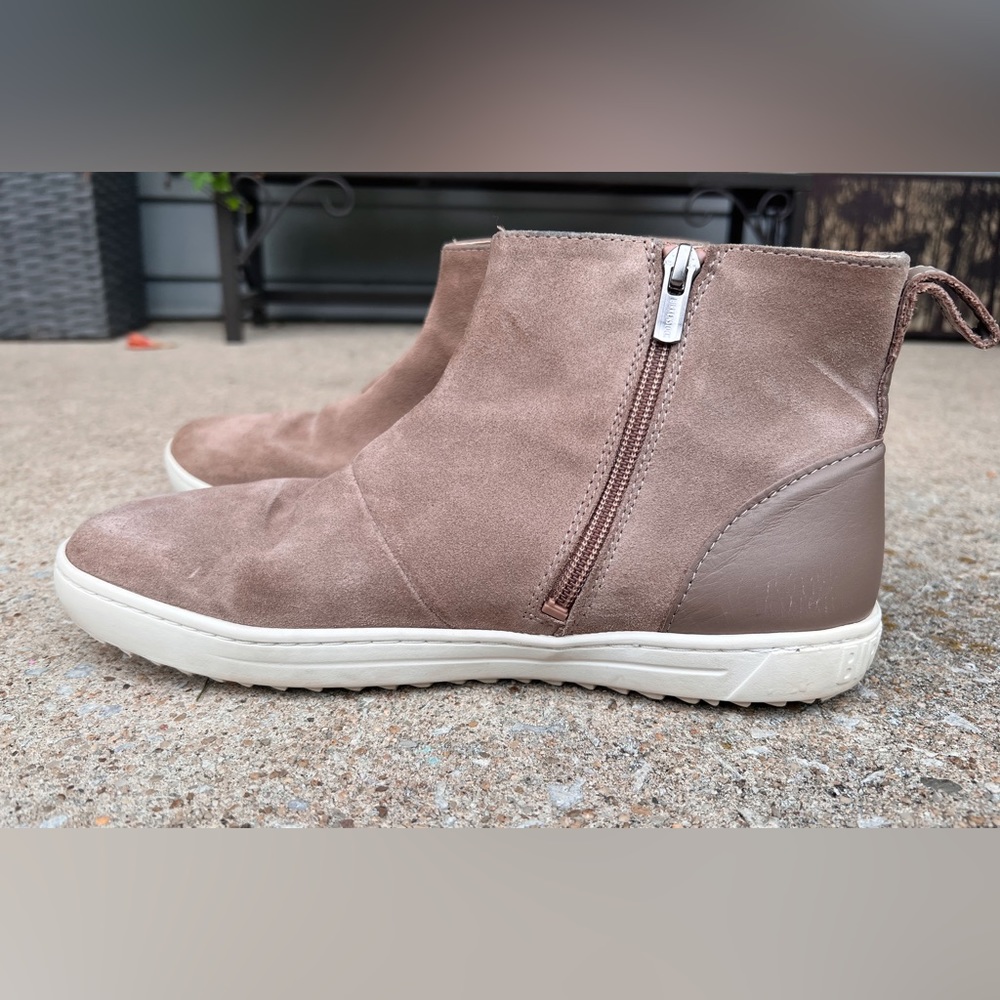 Rare & beautiful BIRKENSTOCK sneakers size 39; Made in Portugal